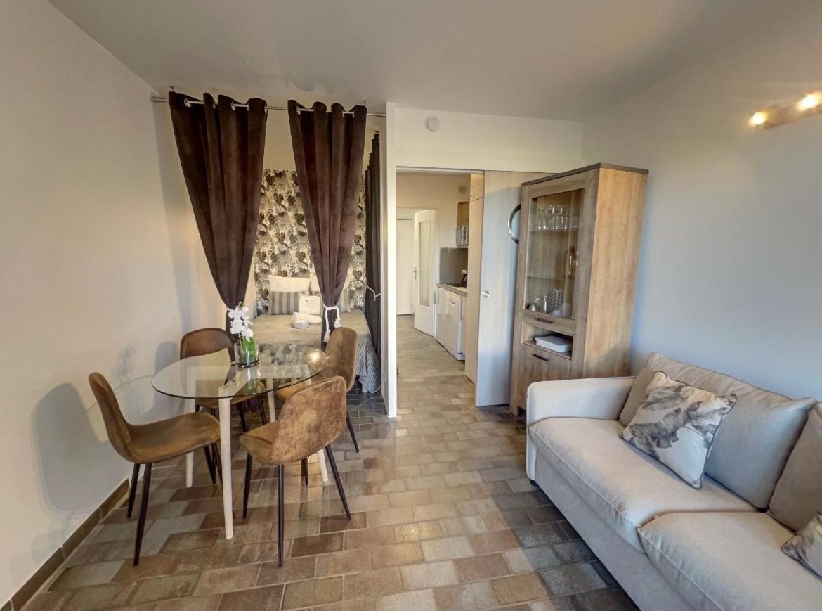 "Les Voiles" Hyeres Apartment ภายนอก รูปภาพ
