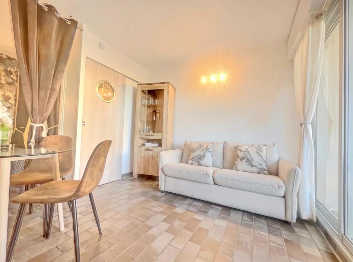 "Les Voiles" Hyeres Apartment ภายนอก รูปภาพ