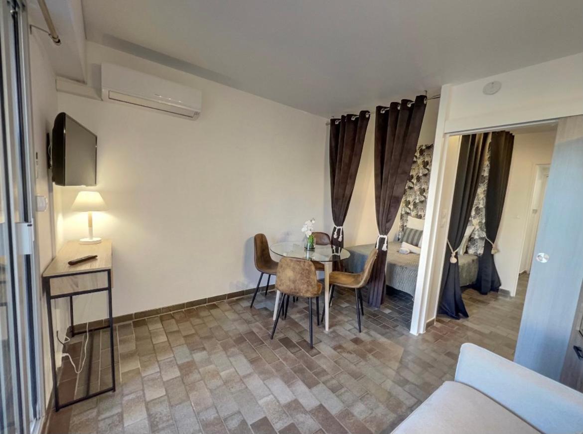 "Les Voiles" Hyeres Apartment ภายนอก รูปภาพ