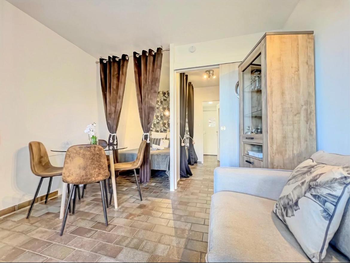 "Les Voiles" Hyeres Apartment ภายนอก รูปภาพ