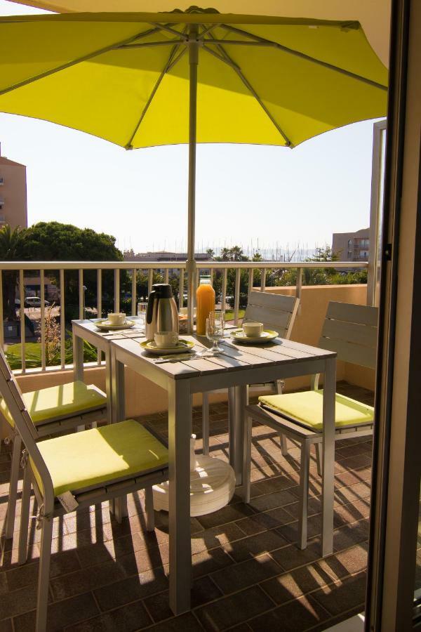 "Les Voiles" Hyeres Apartment ภายนอก รูปภาพ